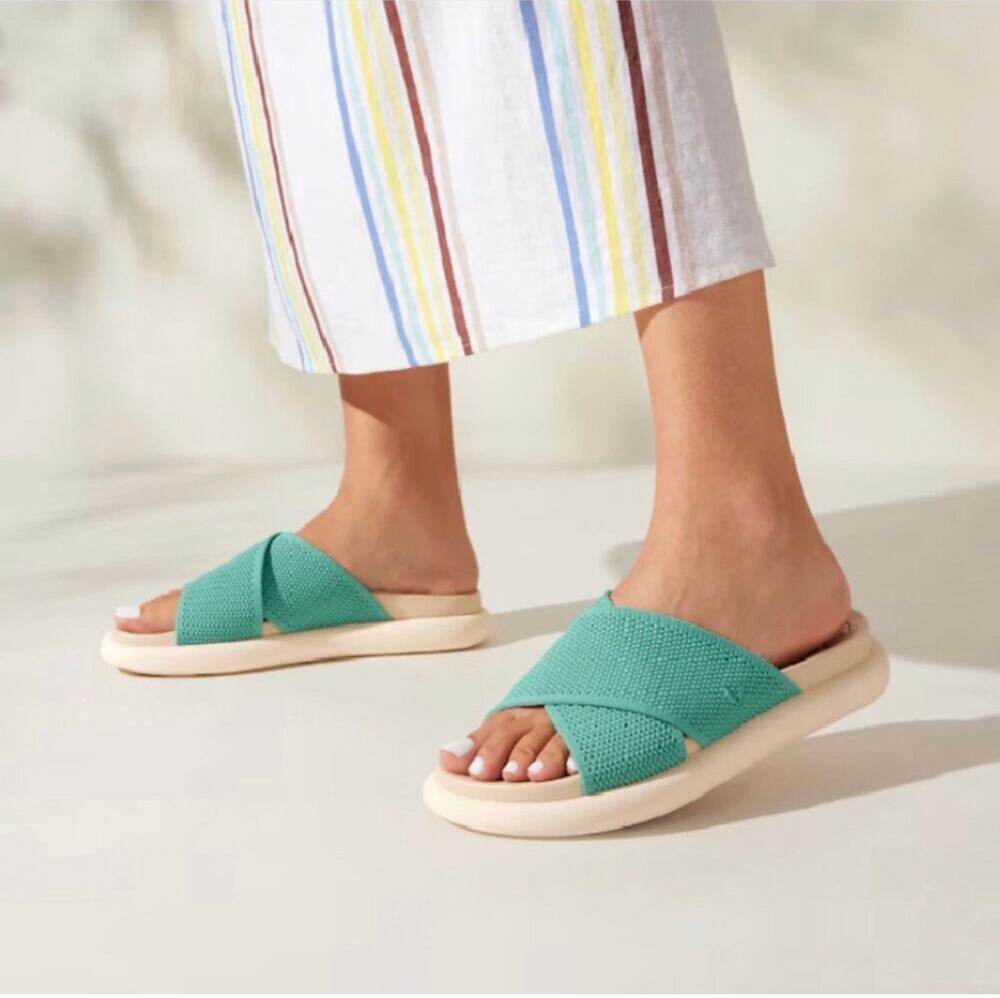 Vivaia Izzy AdaptAll Soft Footbed Comfort Aqua Casual Lightweight Sandals 9-9.5